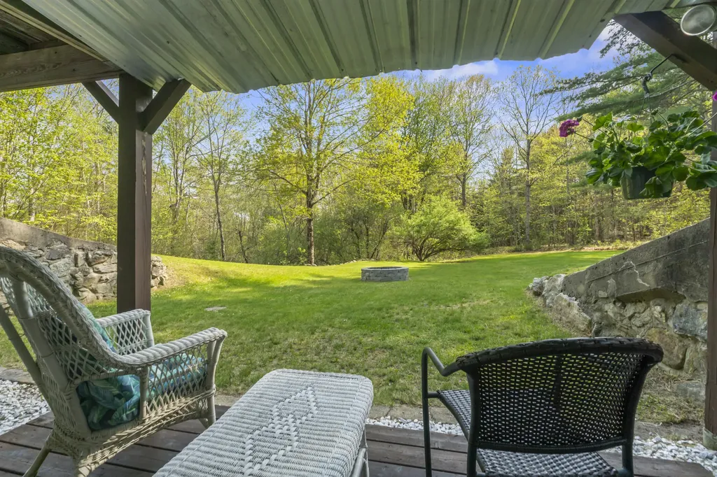 79 Jefferson Road Whitefield ME 04353