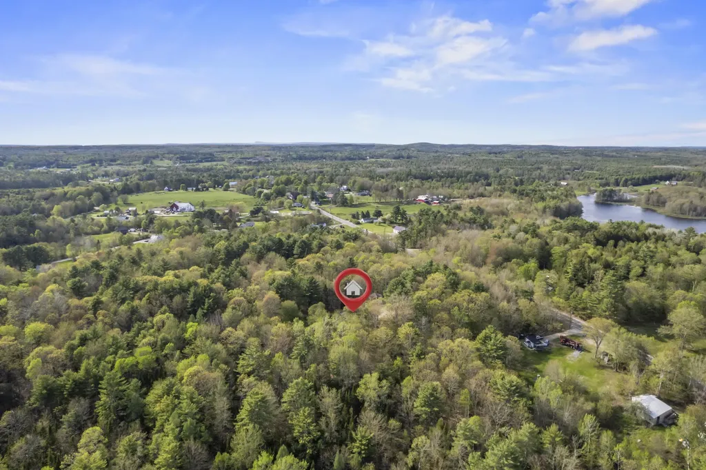 79 Jefferson Road Whitefield ME 04353