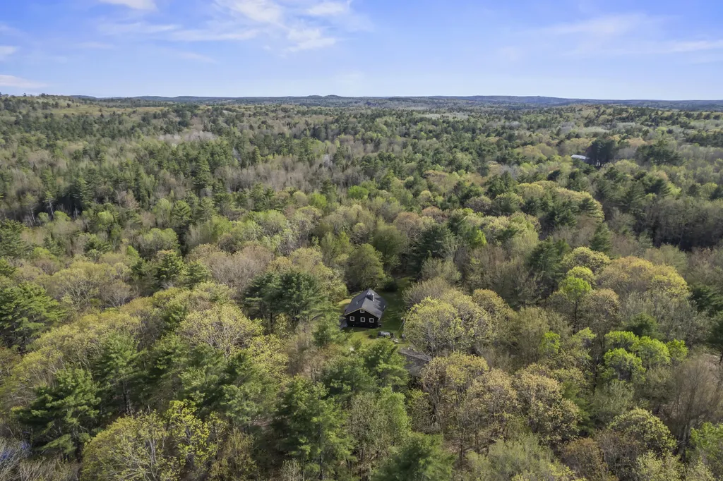 79 Jefferson Road Whitefield ME 04353