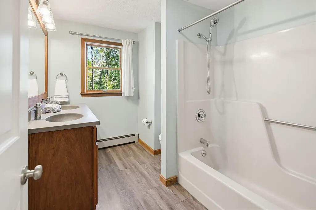 21 Melden Drive Brunswick ME 04011