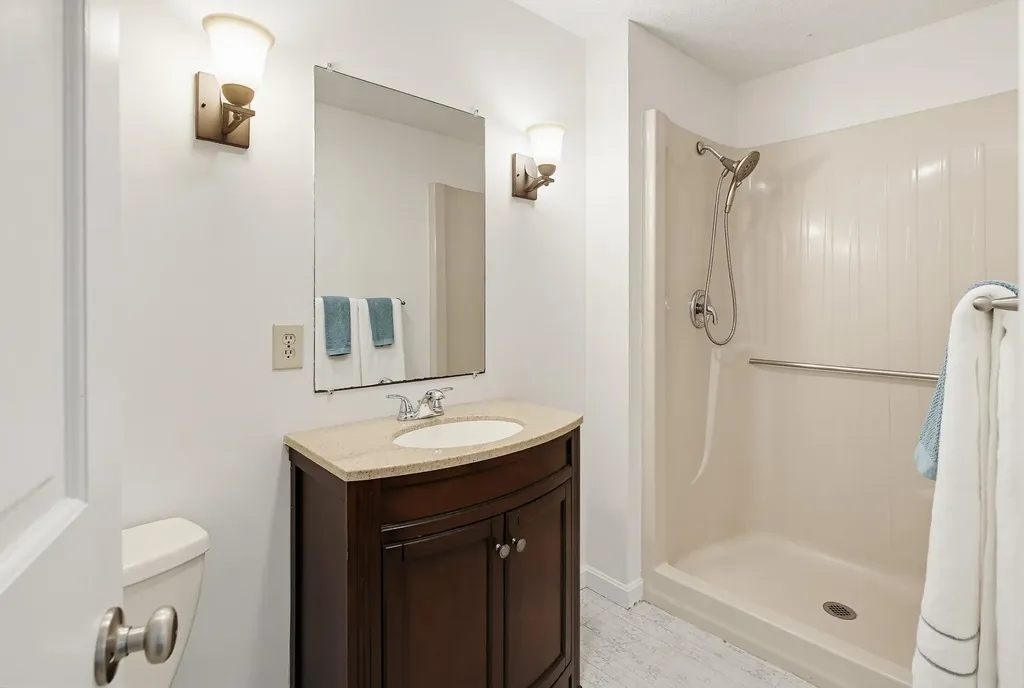 21 Melden Drive Brunswick ME 04011