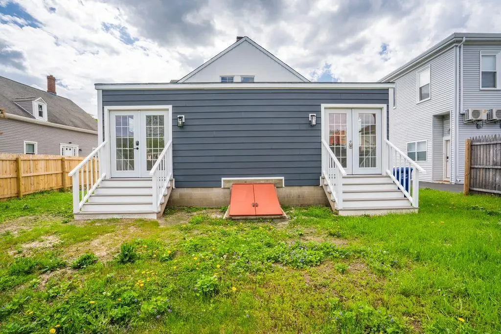 134 - 136 Sawyer Street South Portland ME 04106