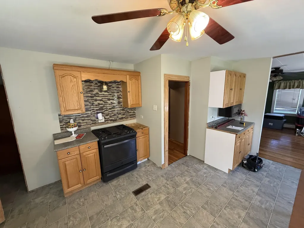 1008 U.s. 1 Brookton Twp ME 04413