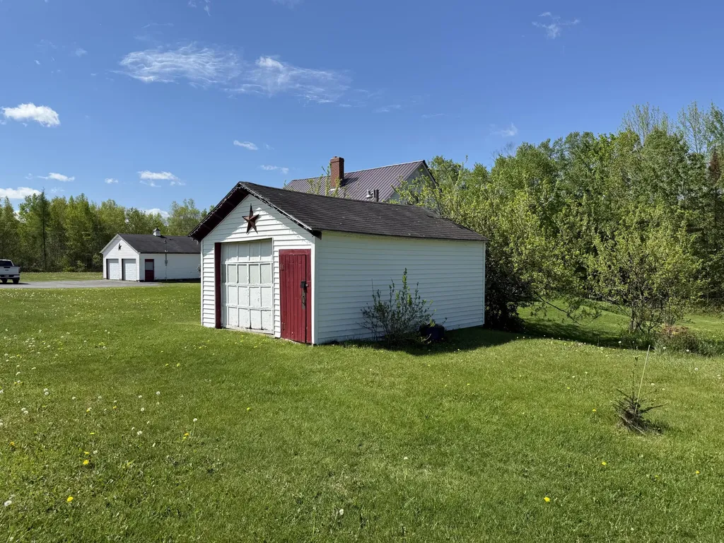 1008 U.s. 1 Brookton Twp ME 04413
