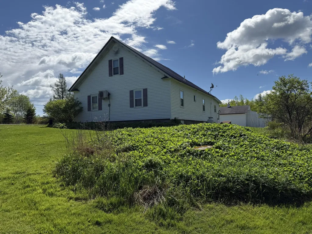 1008 U.s. 1 Brookton Twp ME 04413