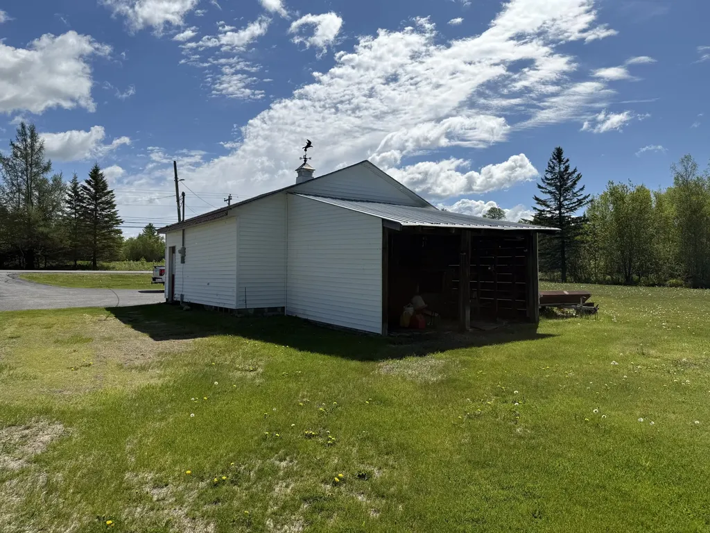 1008 U.s. 1 Brookton Twp ME 04413