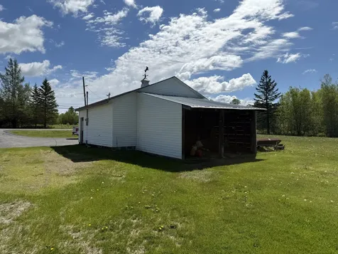 1008 U.s. 1 Brookton Twp ME 04413