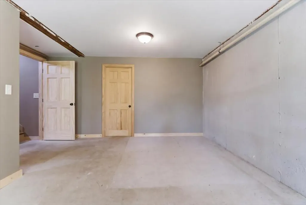 400 Indiana Road West Gardiner ME 04345