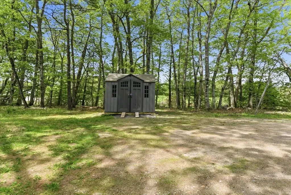 400 Indiana Road West Gardiner ME 04345
