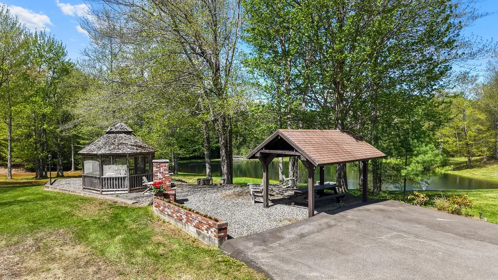 121 Hartford Lane Sangerville ME 04479