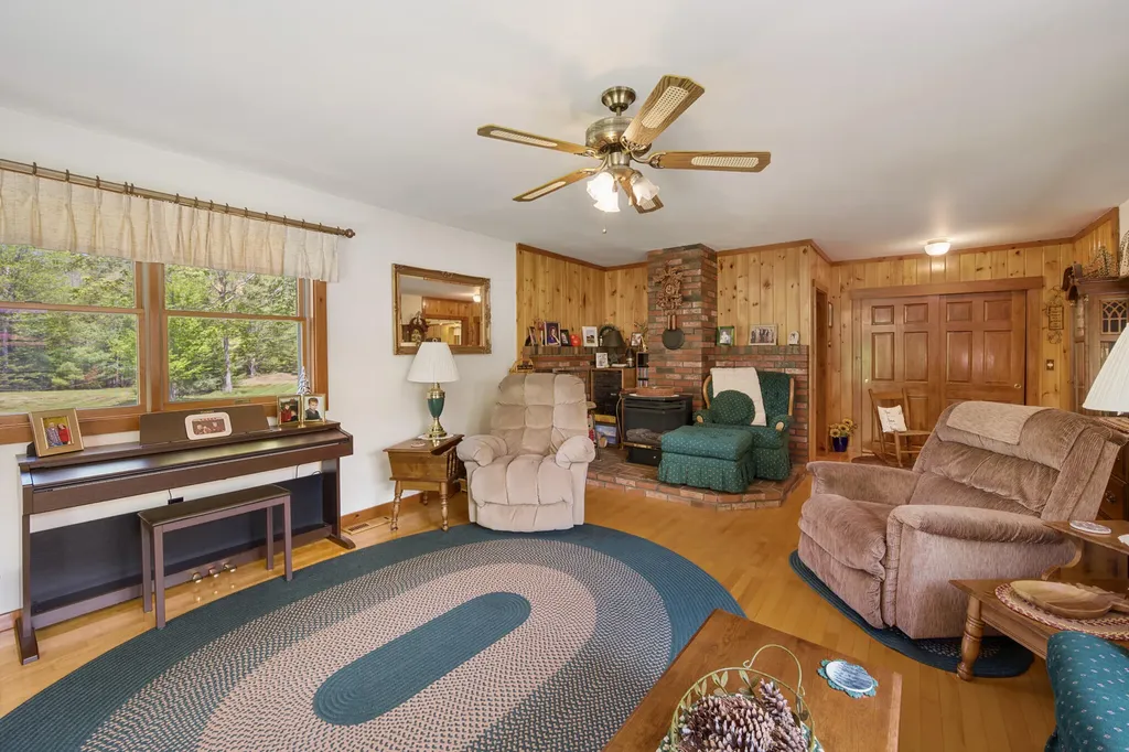 121 Hartford Lane Sangerville ME 04479