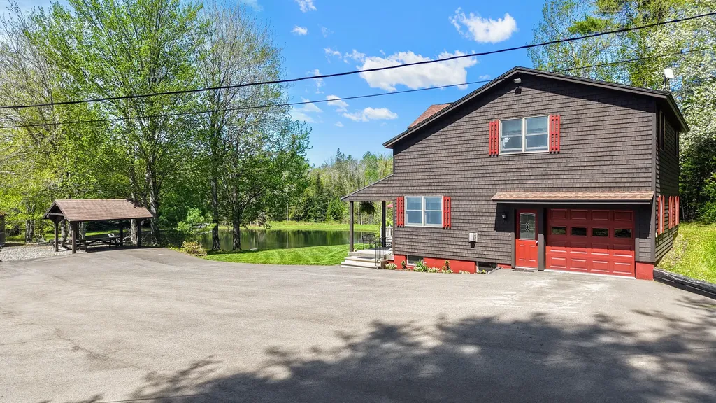121 Hartford Lane Sangerville ME 04479