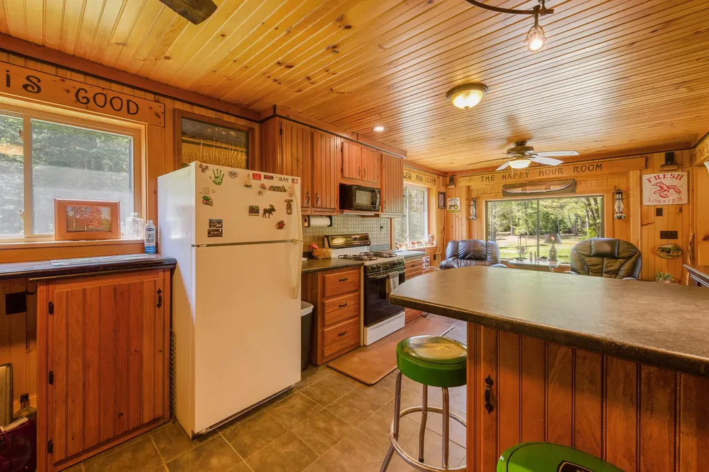 121 Hartford Lane Sangerville ME 04479