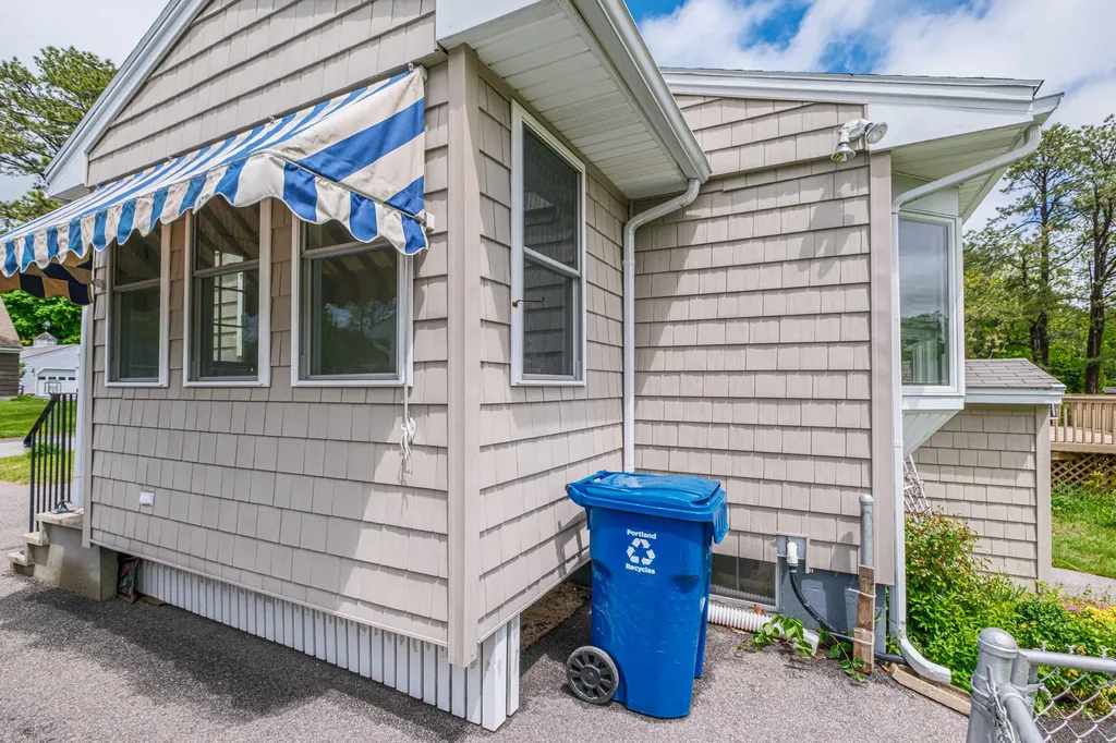 148 Summit Park Avenue Portland ME 04103