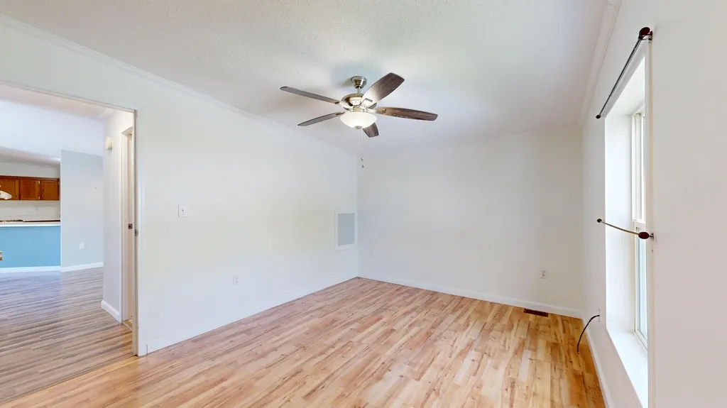 155 Town And Country Drive Norway ME 04268