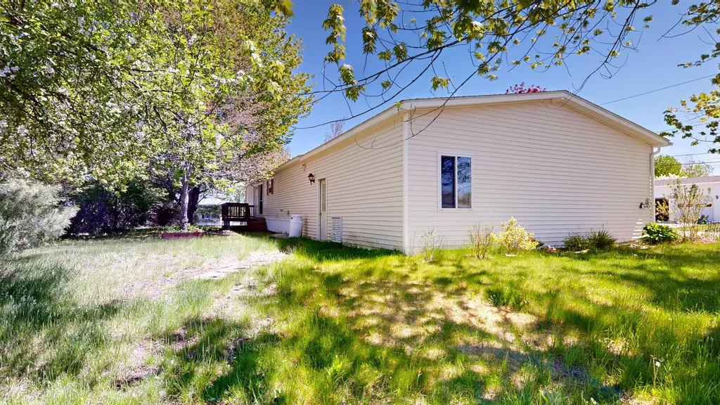 155 Town And Country Drive Norway ME 04268