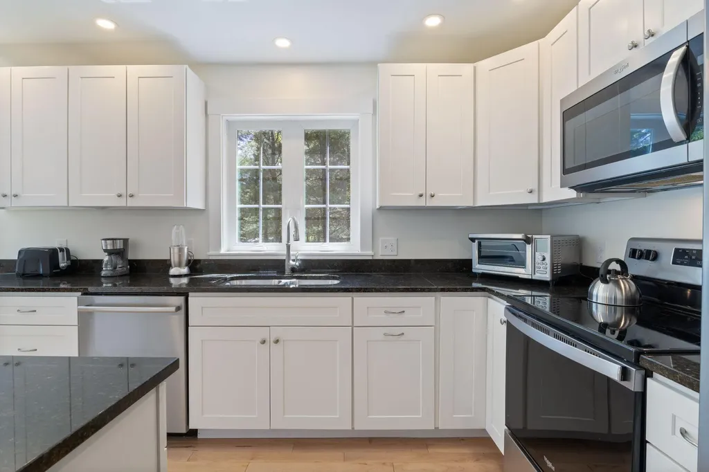 1 Hovey Lane Brunswick ME 04011