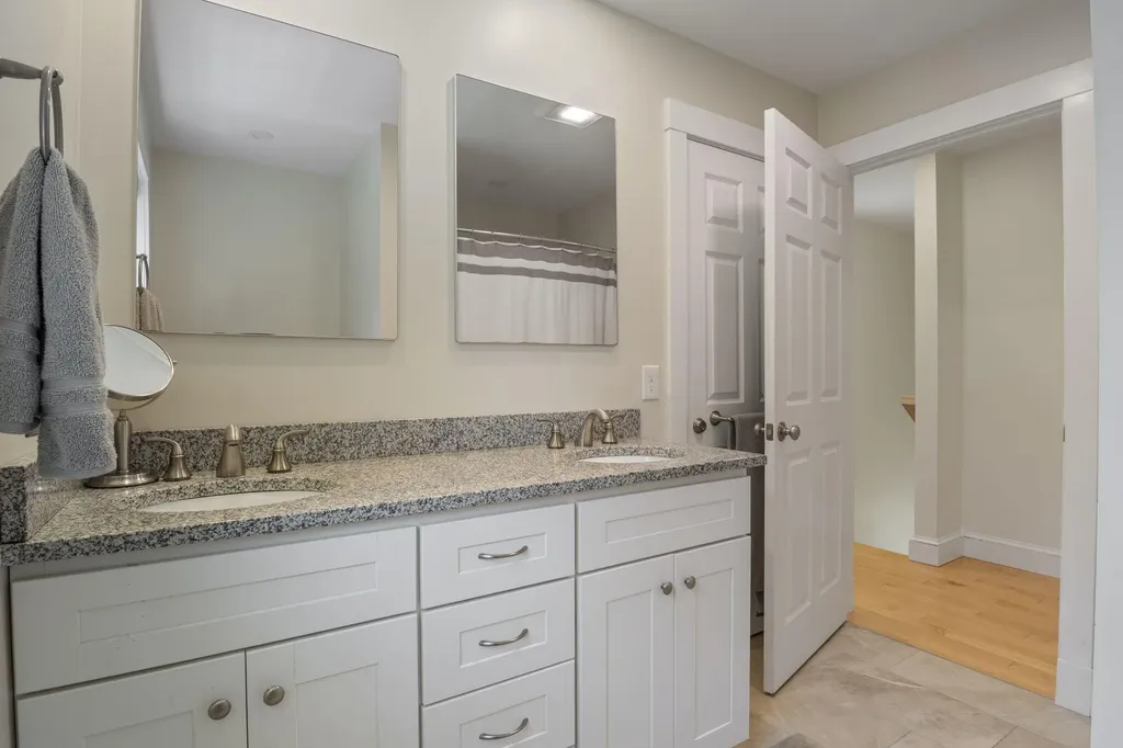 1 Hovey Lane Brunswick ME 04011