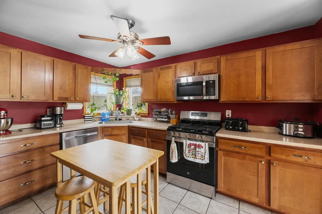 20 Irish Lane Whitefield ME 04353