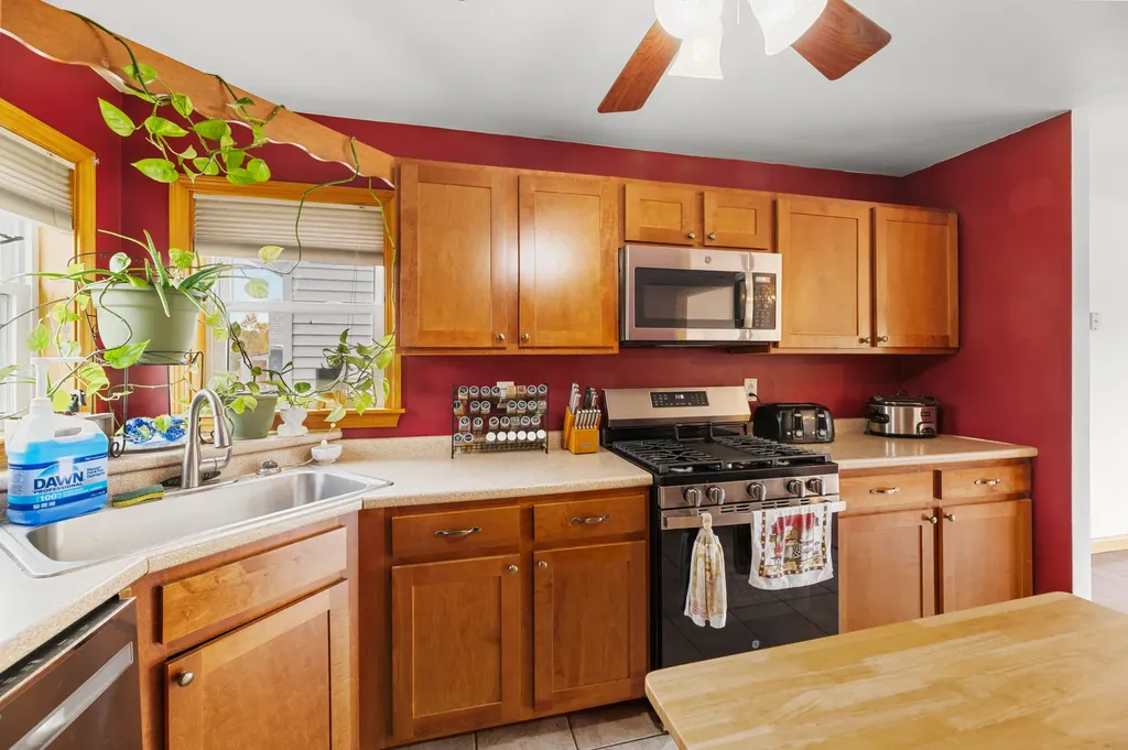 20 Irish Lane Whitefield ME 04353