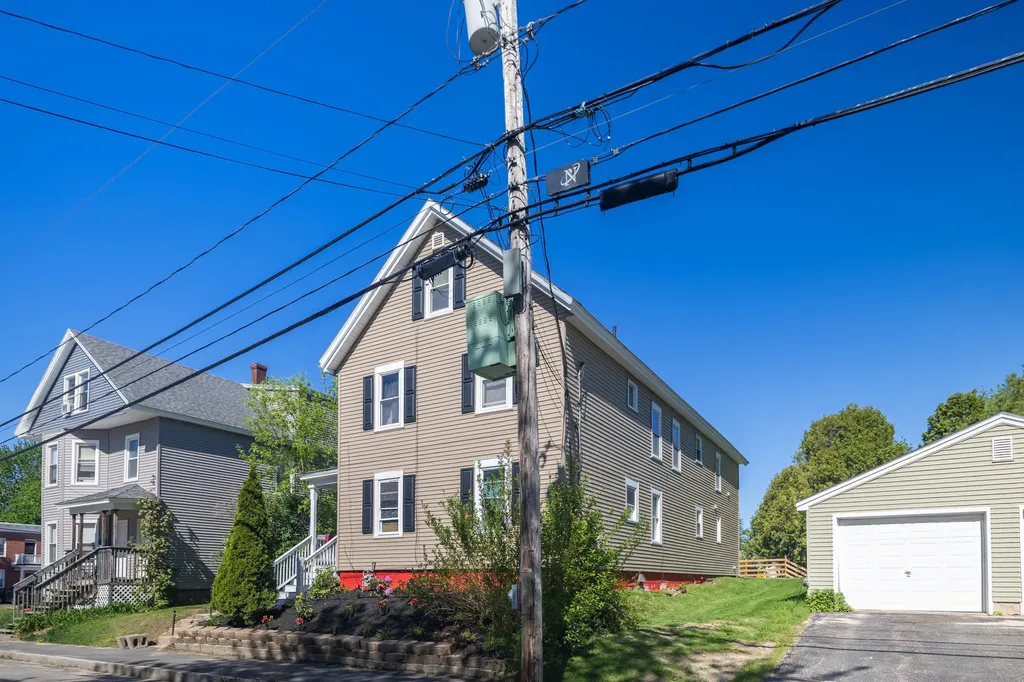 24 Sylvan Avenue Lewiston ME 04240