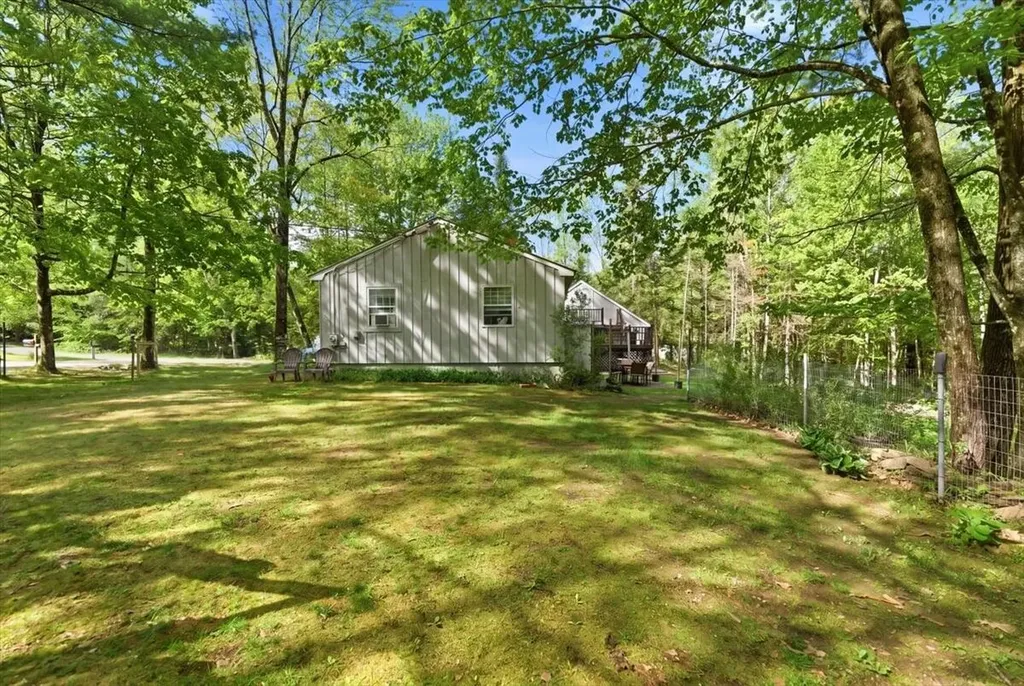 28 Country Acres Monmouth ME 04259