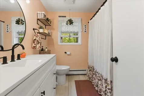 28 Country Acres Monmouth ME 04259