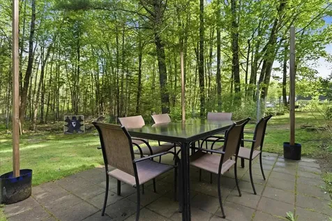 28 Country Acres Monmouth ME 04259