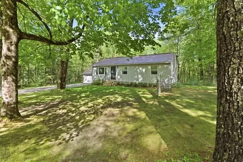 28 Country Acres Monmouth ME 04259