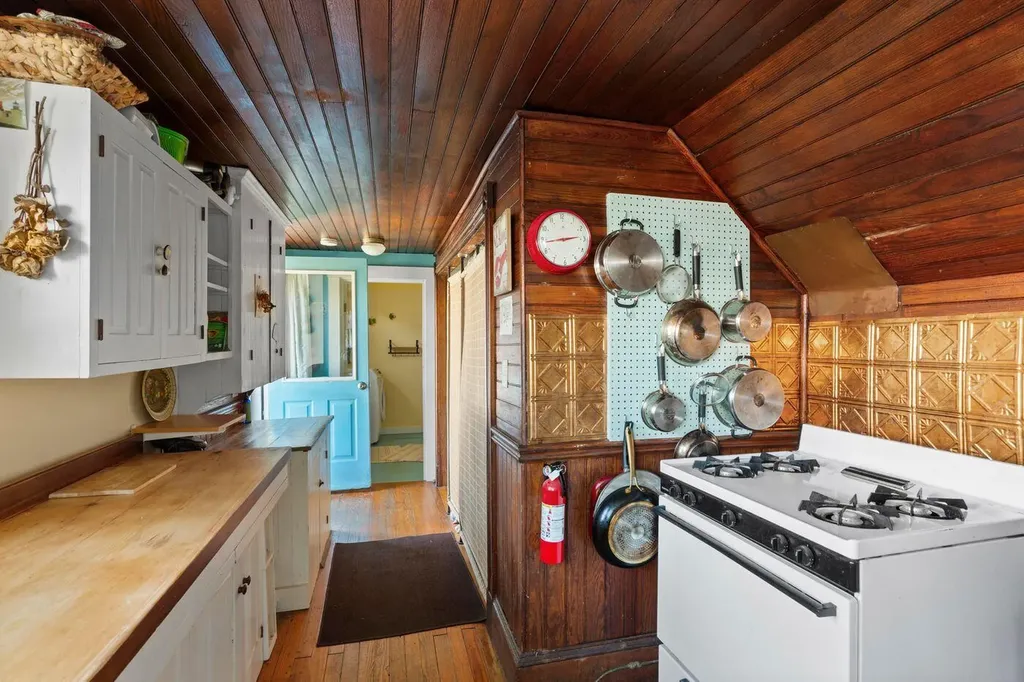 5 Wharf Hill Road Monhegan Island Plt ME 04852