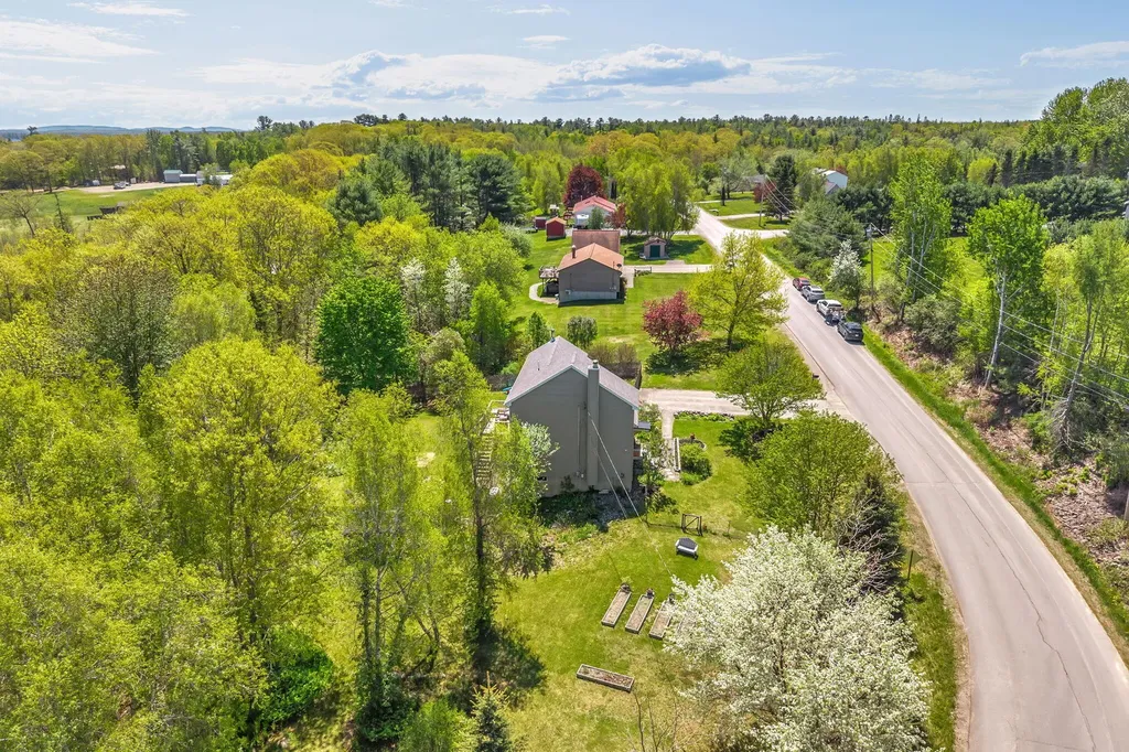 14 Vista Way Glenburn ME 04401