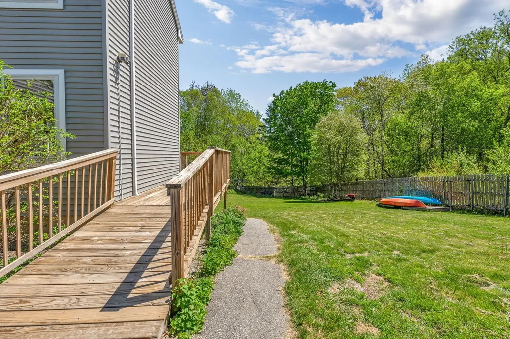 14 Vista Way Glenburn ME 04401