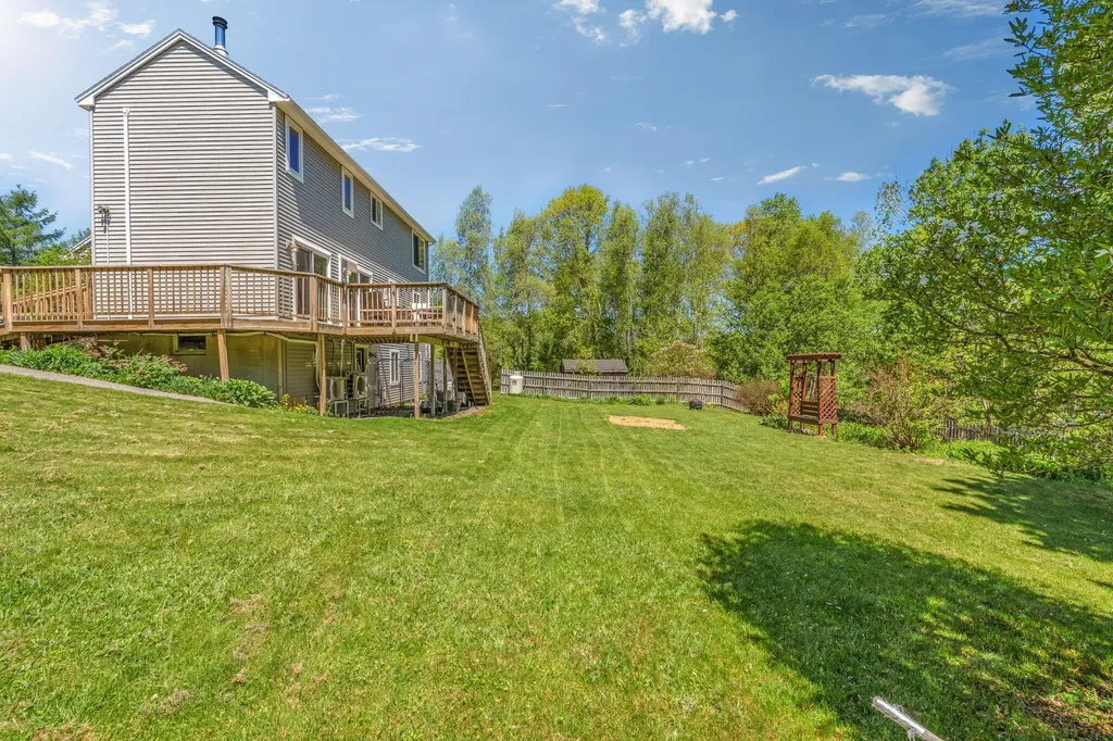 14 Vista Way Glenburn ME 04401
