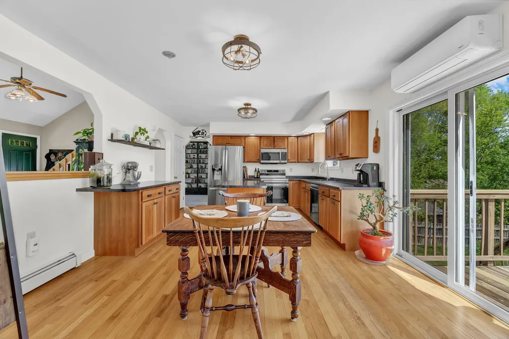 14 Vista Way Glenburn ME 04401