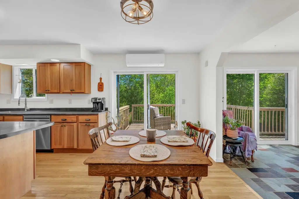 14 Vista Way Glenburn ME 04401