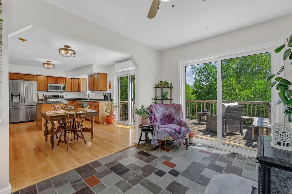14 Vista Way Glenburn ME 04401