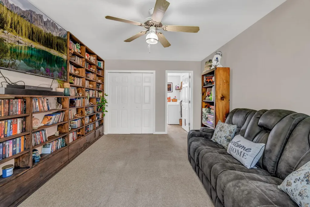 14 Vista Way Glenburn ME 04401