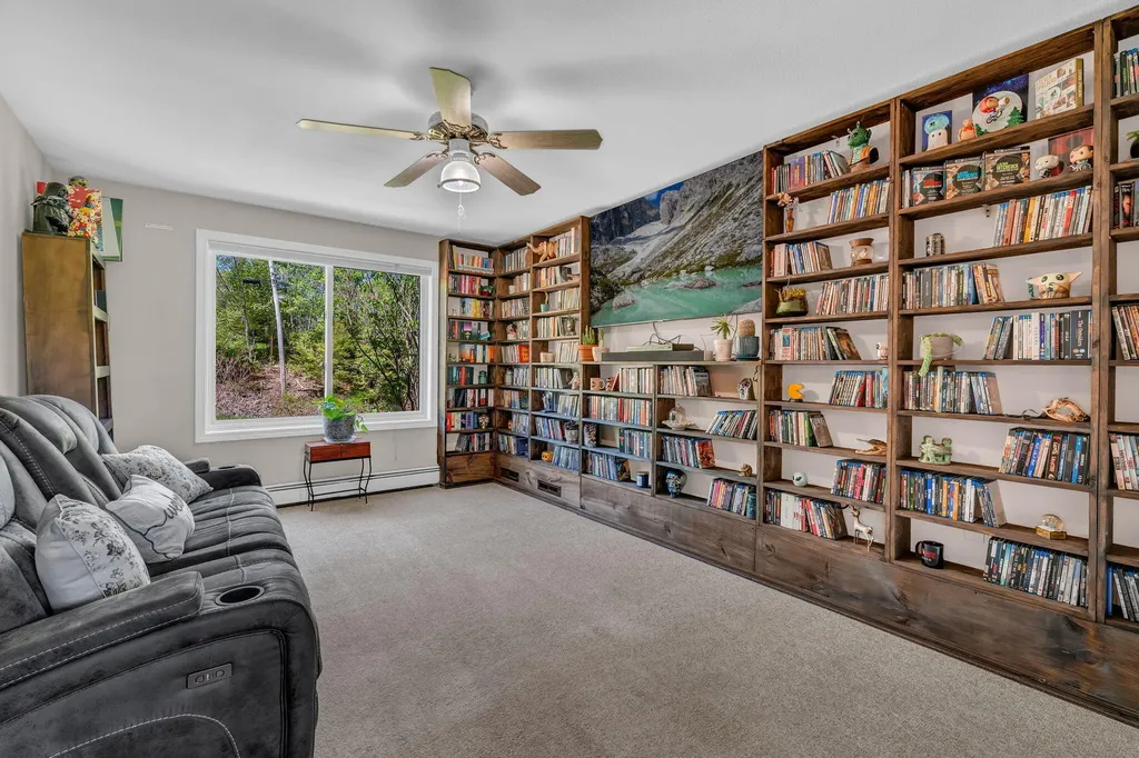 14 Vista Way Glenburn ME 04401