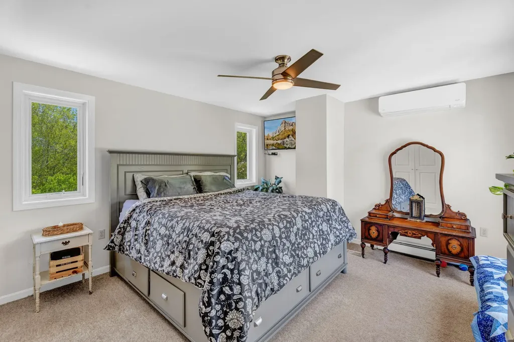 14 Vista Way Glenburn ME 04401
