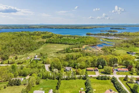 14 Vista Way Glenburn ME 04401