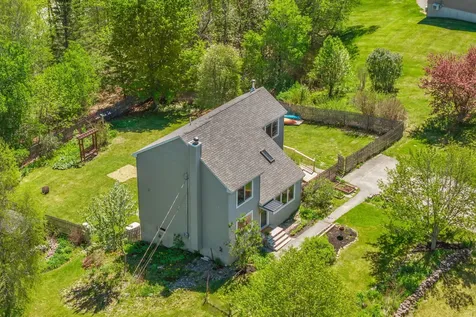 14 Vista Way Glenburn ME 04401