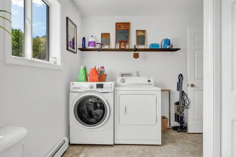 14 Vista Way Glenburn ME 04401