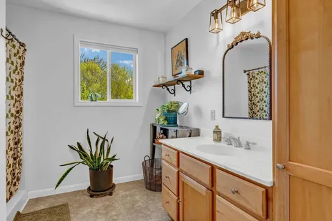 14 Vista Way Glenburn ME 04401