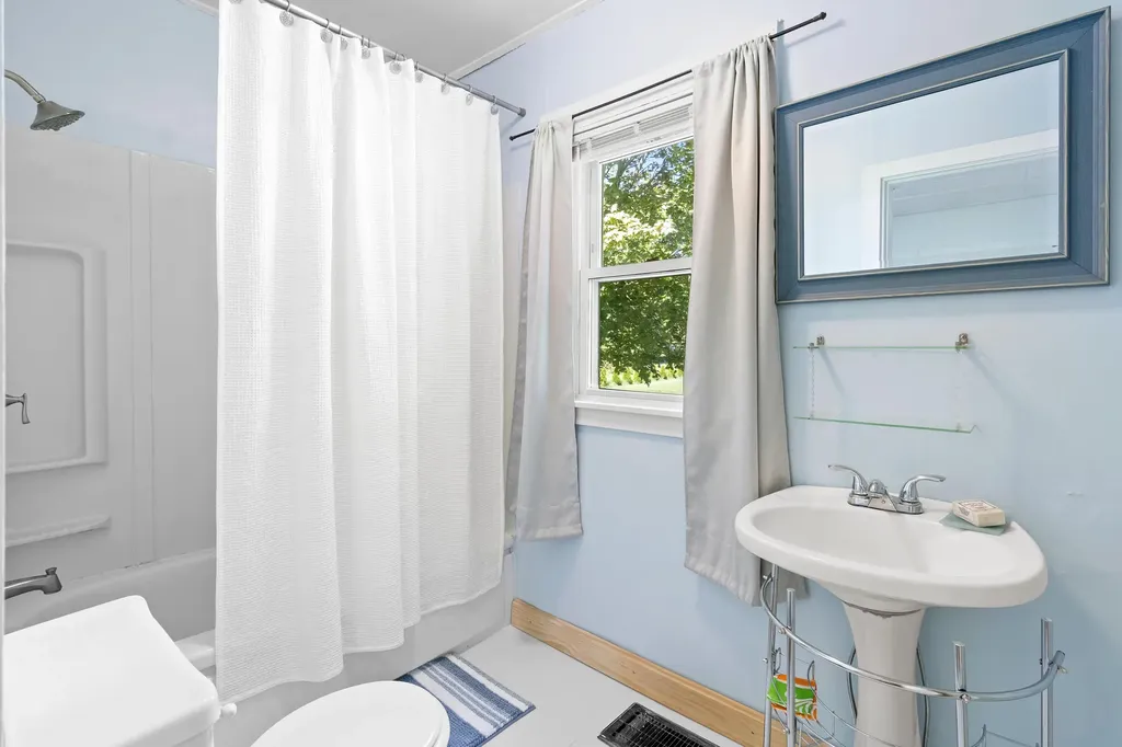 30 Admontem Avenue Rockland ME 04841
