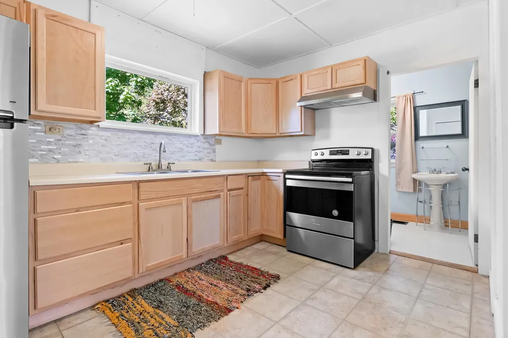 30 Admontem Avenue Rockland ME 04841