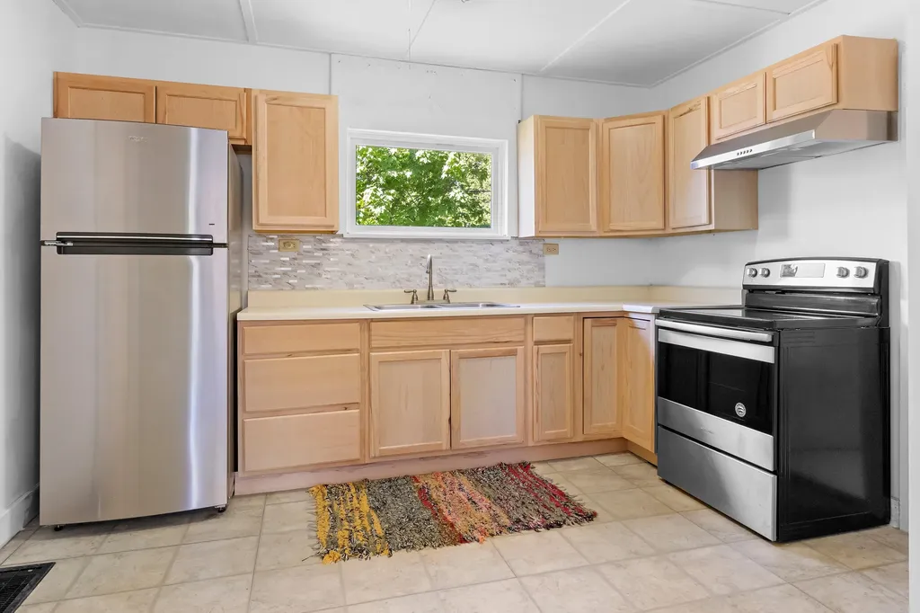 30 Admontem Avenue Rockland ME 04841