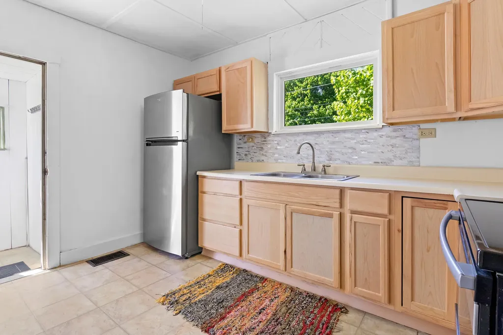 30 Admontem Avenue Rockland ME 04841
