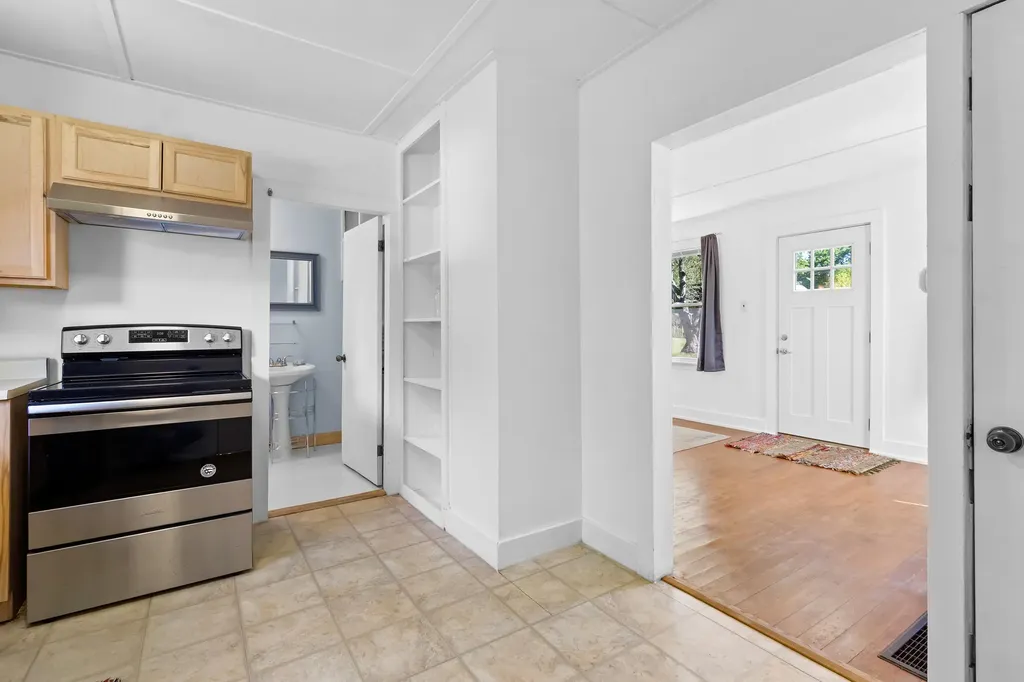 30 Admontem Avenue Rockland ME 04841