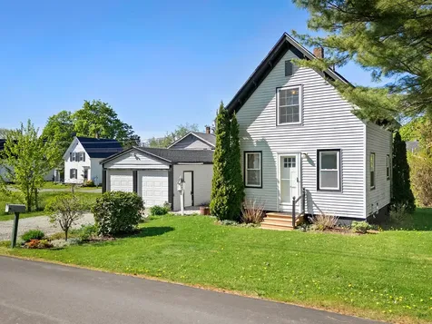 30 Admontem Avenue Rockland ME 04841