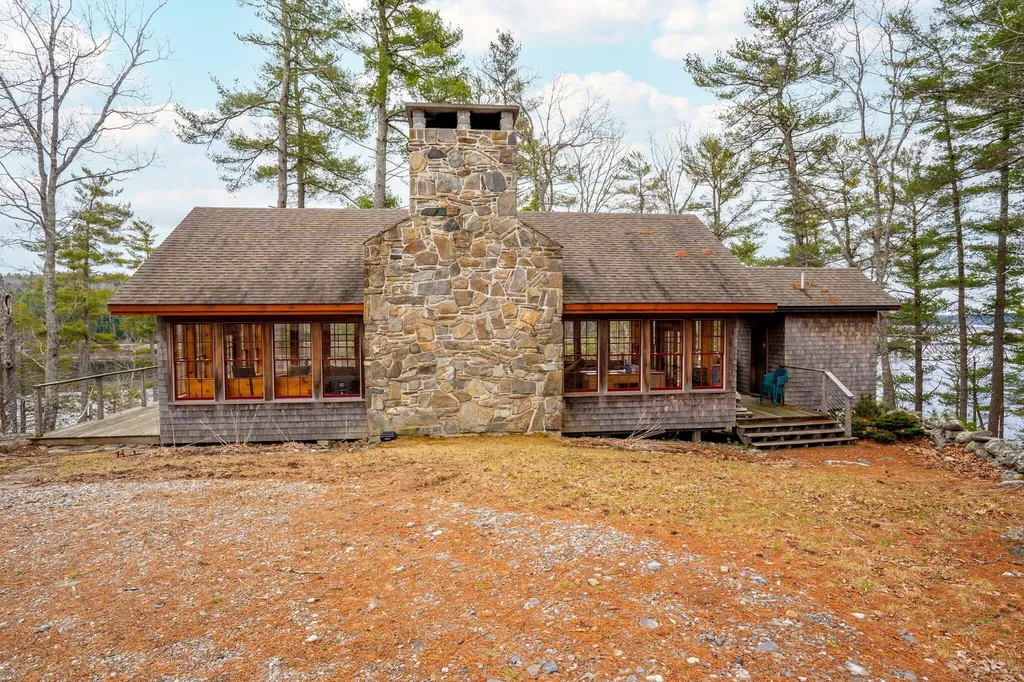 67 River Point Road Wiscasset ME 04578